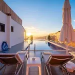 With Private Pool And Jacuzzi * קס