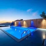 With Private Pool And Jacuzzi וילה קס