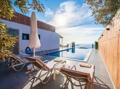 With Private Pool And Jacuzzi *