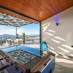 Villa With Private Pool And Jacuzzi *