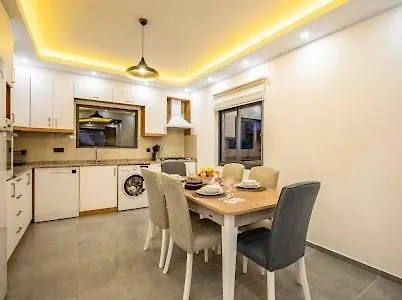 With Private Pool And Jacuzzi Villa *