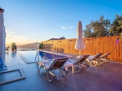 Vila With Private Pool And Jacuzzi