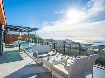 Villa With Private Pool And Jacuzzi *